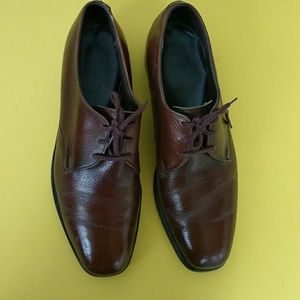 Men's Nunn Bush shoes, brownish